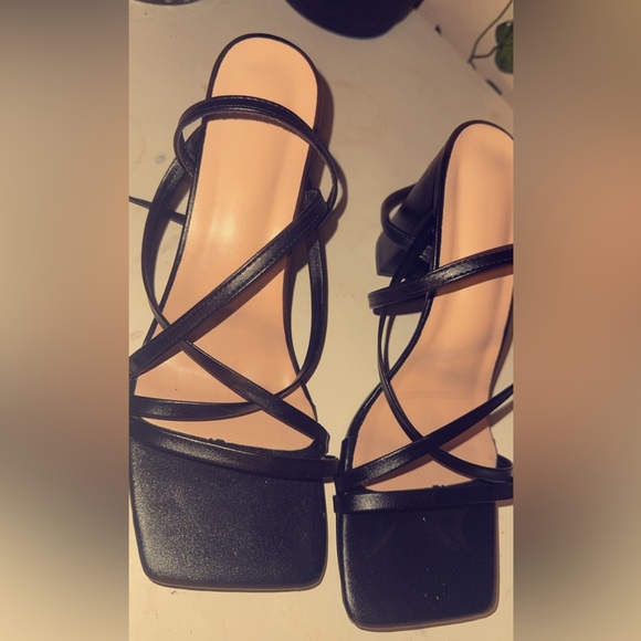 Shoes - Black lace-up flat toe high heels